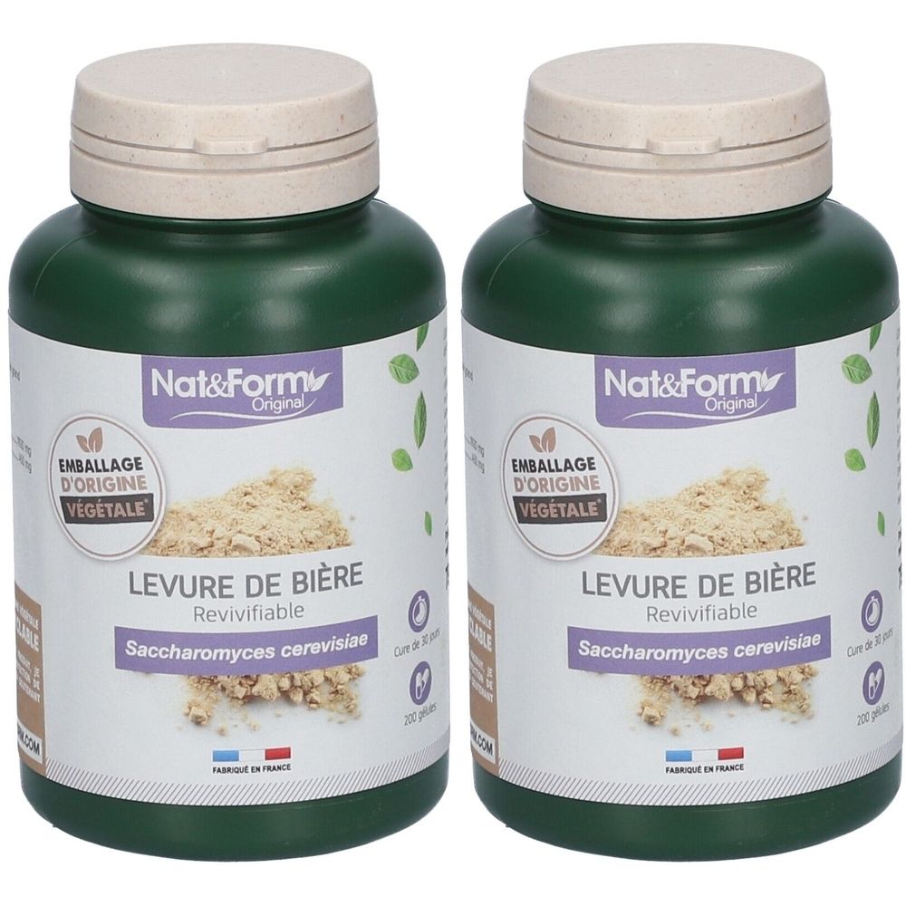 Zwei grüne Flaschen mit beigem Deckel. Auf den Etiketten steht "Nat&Form Original LEVURE DE BIÈRE".