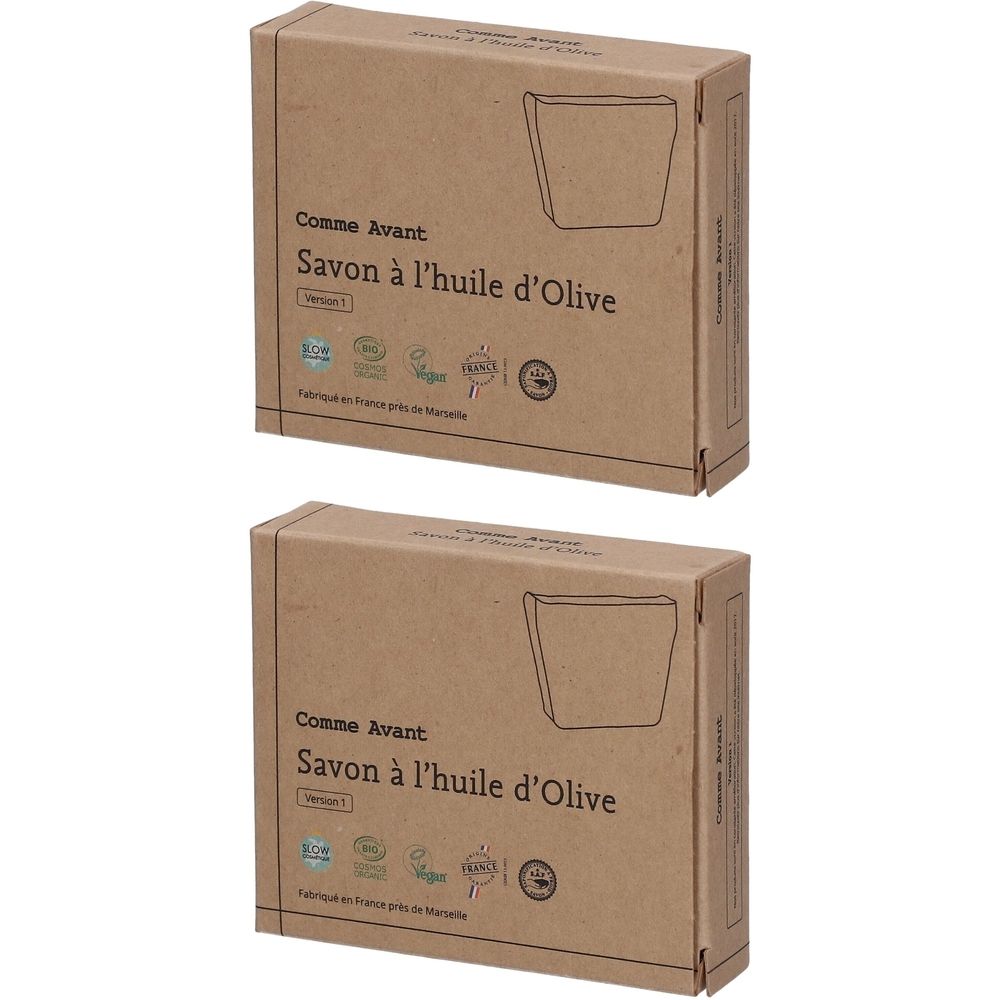 Zwei rechteckige Kartons. Aufschrift: Comme Avant Savon à l'huile d'Olive. Mit Logos und Text. Hergestellt in Frankreich.