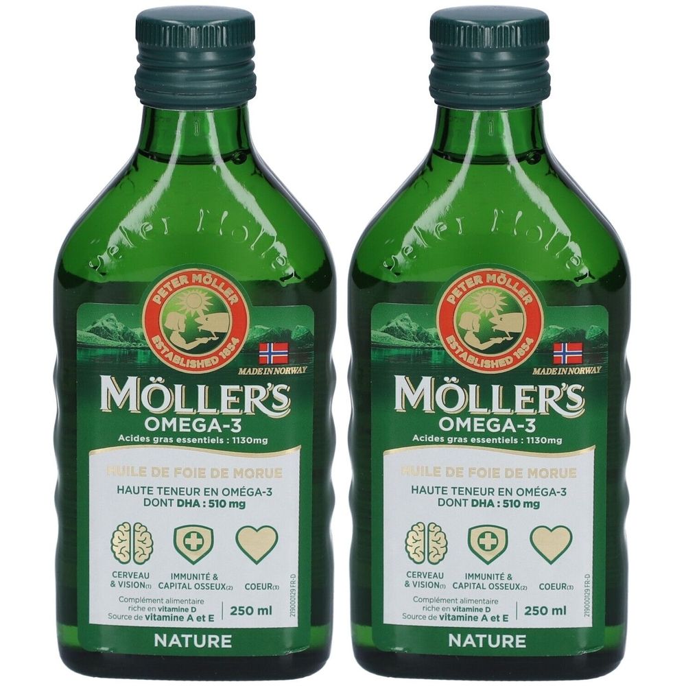 Deux flacons verts de Möller's Omega-3. Inscription : Huile de Foie de Morue, Omega-3, 250 ml. Bouchons à vis verts.