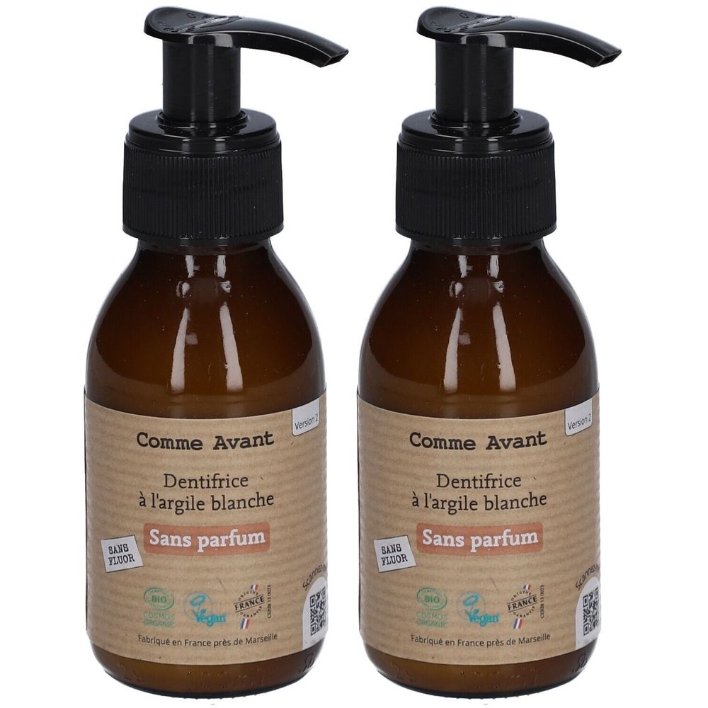 Zwei braune Flaschen mit schwarzen Pumpaufsätzen. Auf den Etiketten steht "Comme Avant Dentifrice à l'argile blanche Sans parfum".