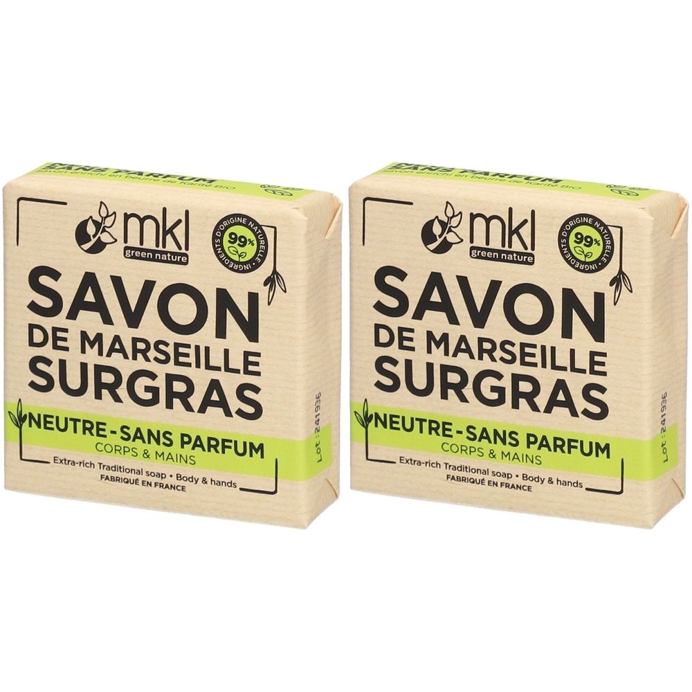 Deux savons rectangulaires. L'emballage indique "SAVON DE MARSEILLE SURGRAS NEUTRE-SANS PARFUM". Logo et indication 99% d'ingrédients naturels.