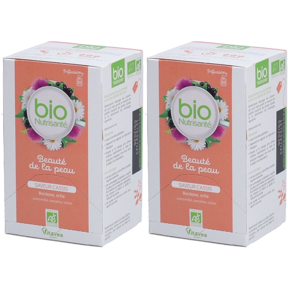 Zwei Kartons mit "Bio Nutrisanté Beauté de la peau"-Tee. Aufdrucke: "SAVEUR CASSIS", Bio-Siegel, Vitavea-Logo.