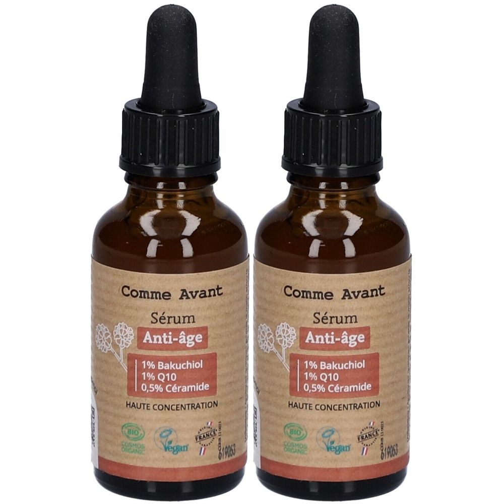 Zwei braune Glasflaschen mit schwarzen Pipetten. Auf den Etiketten steht "Comme Avant Sérum Anti-âge" und Inhaltsstoffe.