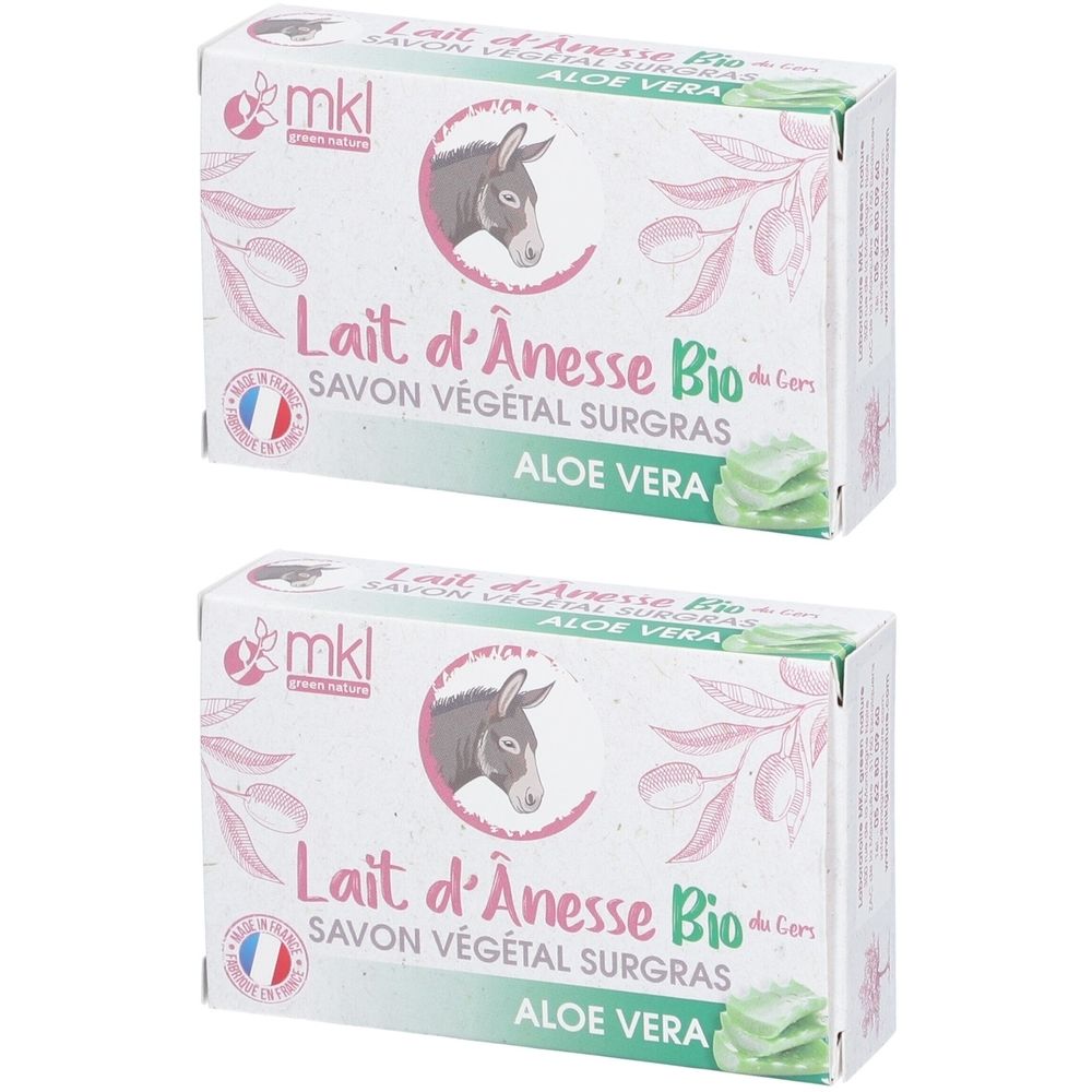 Zwei Seifenverpackungen. Aufdruck: Lait d'Ânesse Bio, Aloe Vera, Savon Végétal Surgras. Logo: Esel, Olivenzweig, mkl.