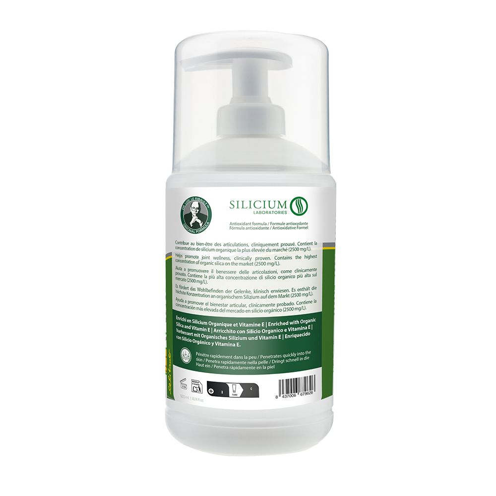 Rückseite der Flasche. Grün-weißes Etikett mit Produktinformationen, Logo und Barcode.