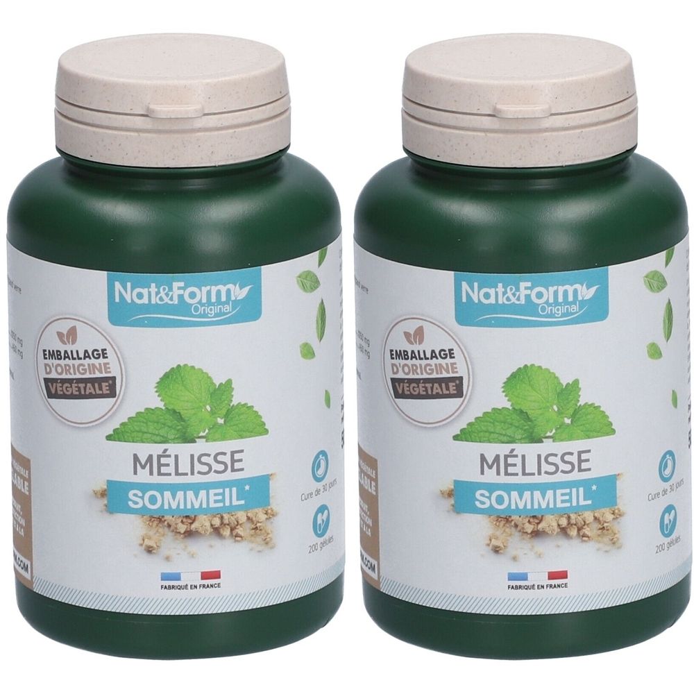 Zwei grüne Flaschen mit beigem Deckel. Auf dem Etikett steht "Nat&Form", "Mélisse Sommeil" und "Emballage d'origine végétale".