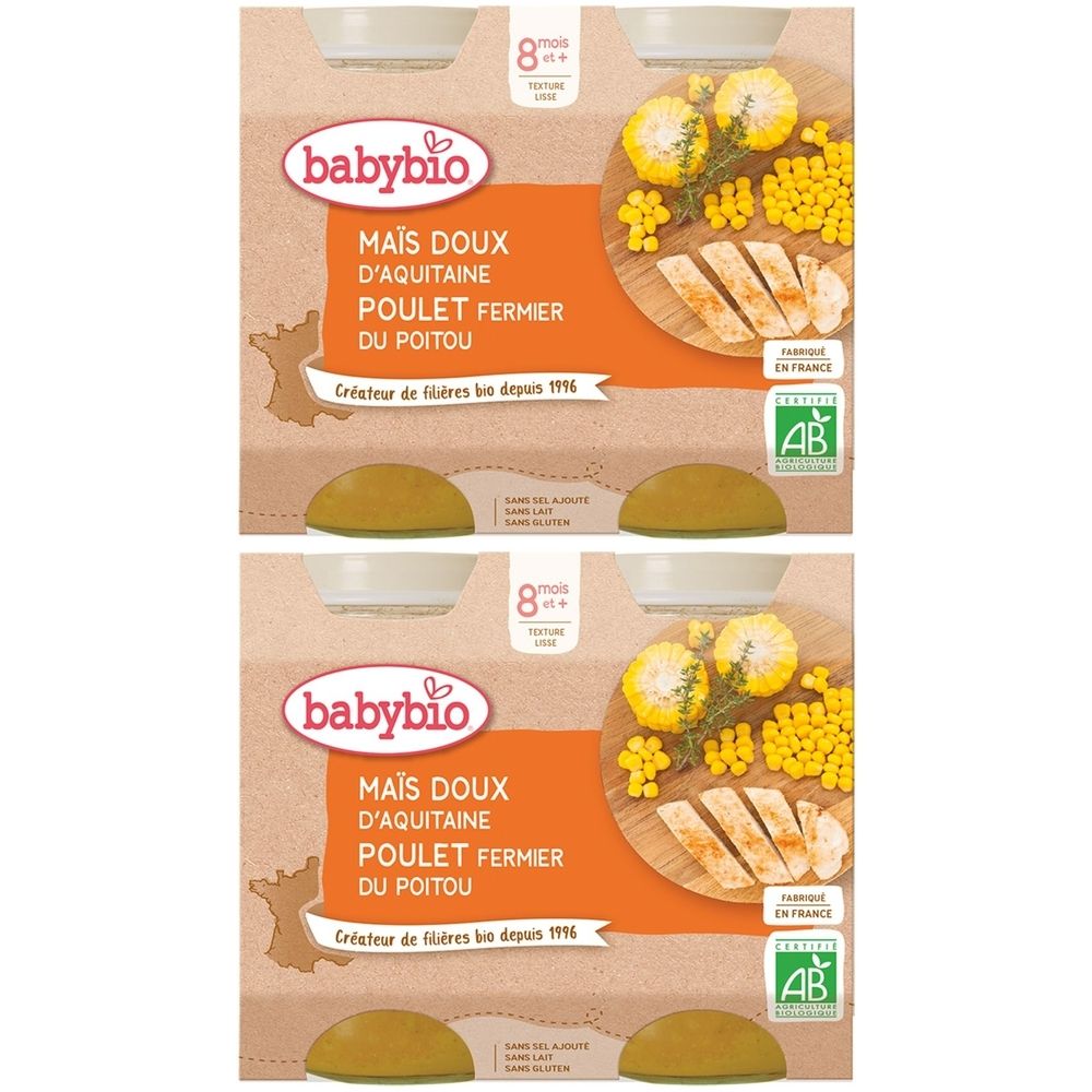 Deux emballages de nourriture pour bébé. Inscription: Maïs Doux d'Aquitaine, Poulet Fermier du Poitou. Label bio. Dès 8 mois.