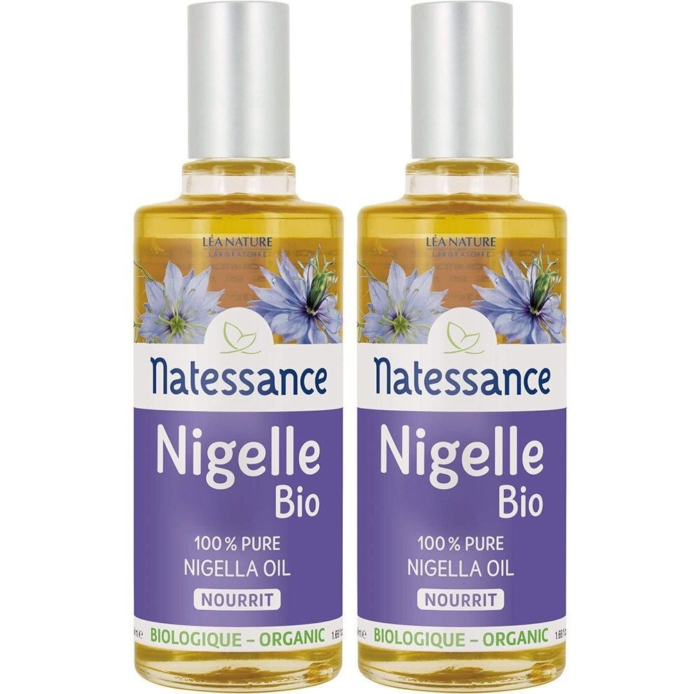 Zwei Flaschen mit gelbem Öl. Auf den Etiketten steht "Natessance Nigelle Bio 100% Pure Nigella Oil".
