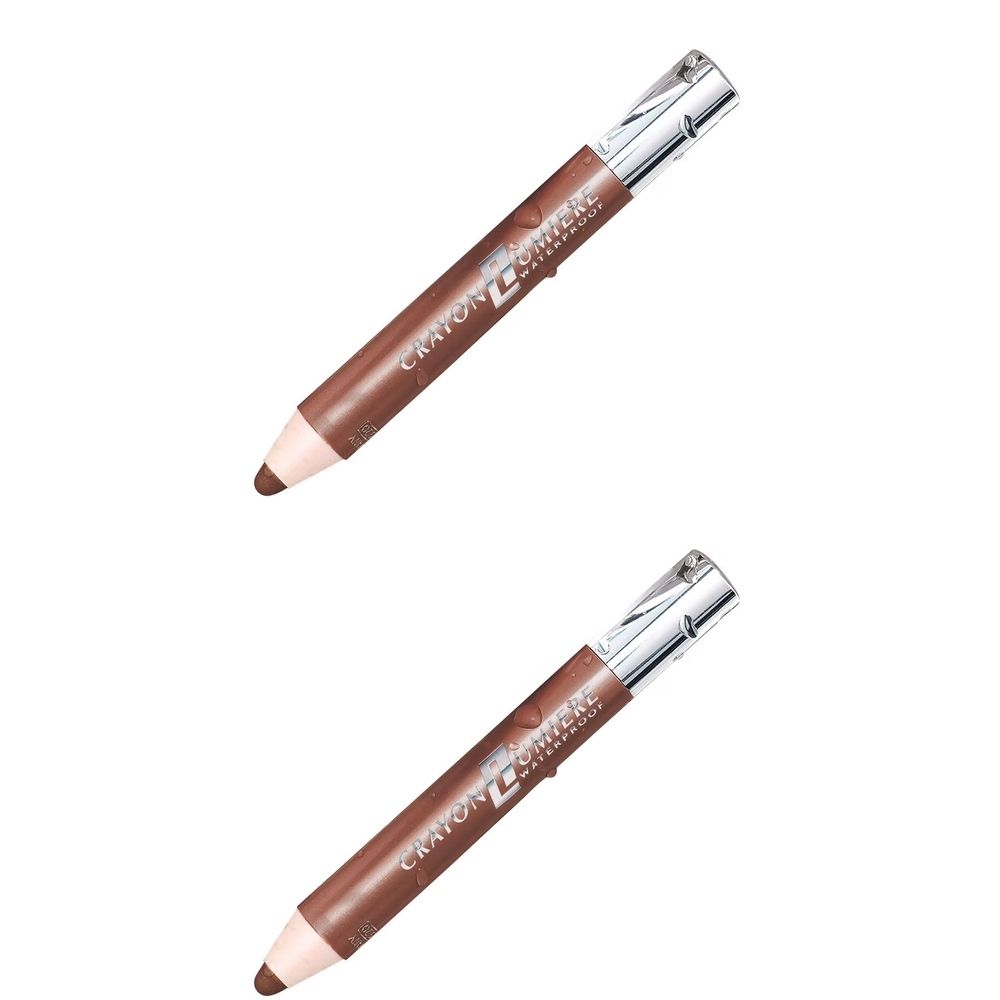 Deux crayons à lèvres bruns avec des capuchons argentés. Inscription: Crayon Lumiere Waterproof.