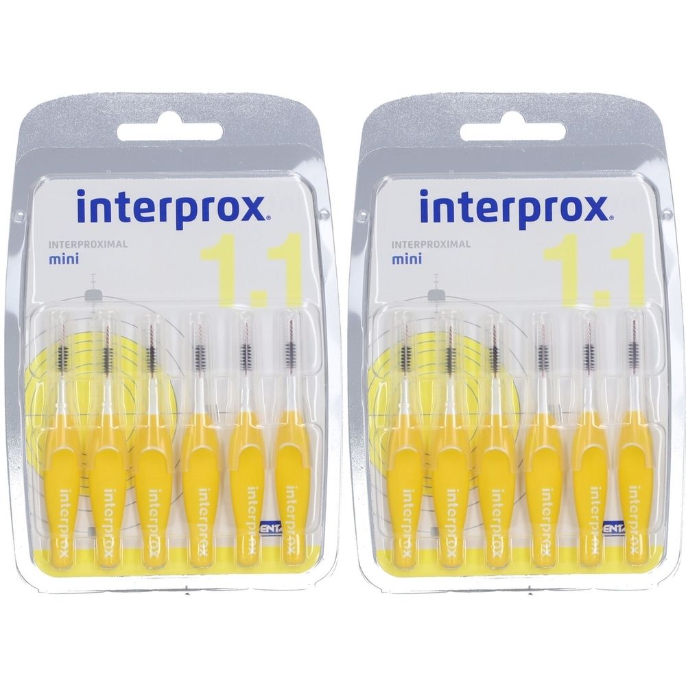 Deux blisters de Brossettes Mini Jaune Interprox®. Chaque emballage contient plusieurs brosses avec des manches jaunes et des poils blancs.