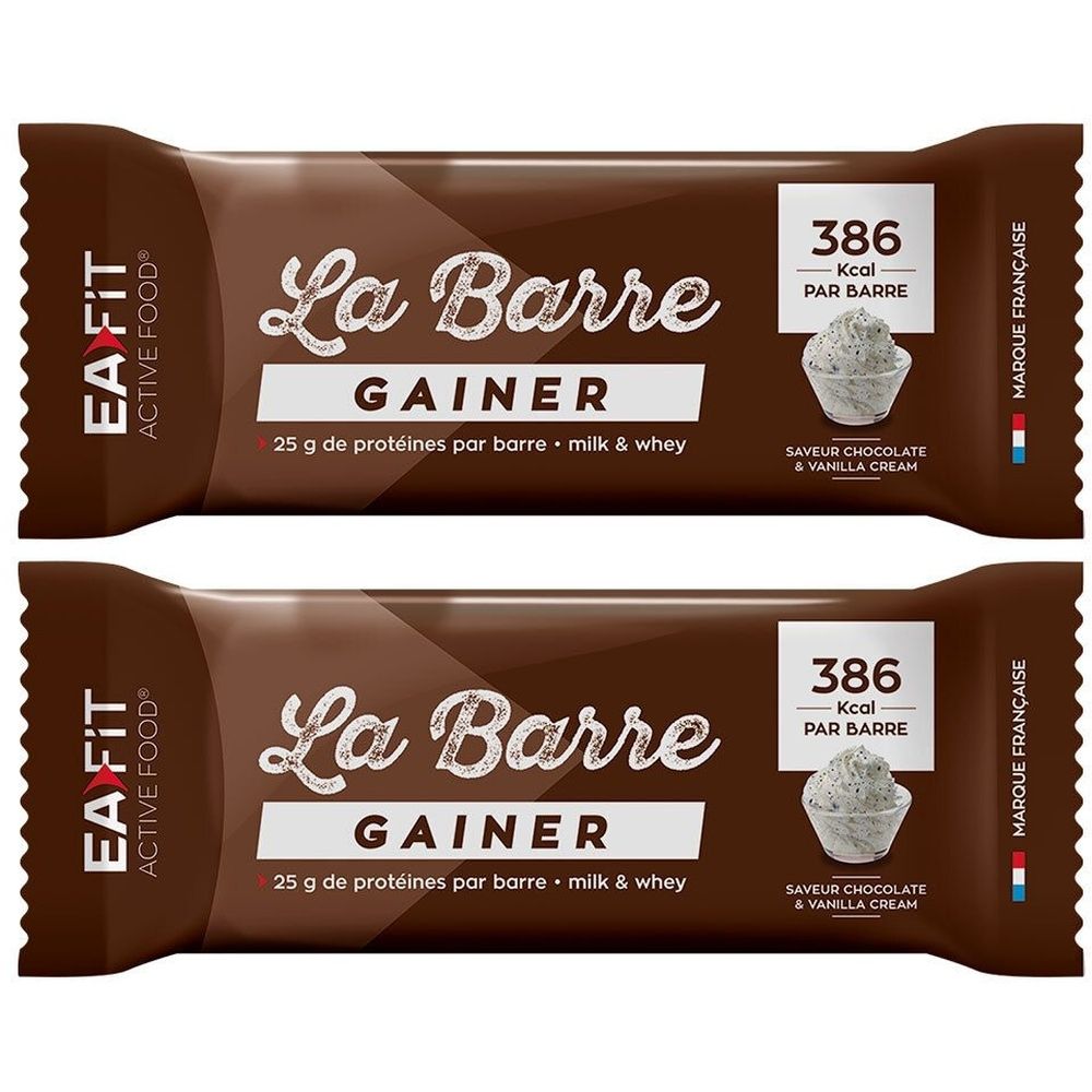 Zwei Riegel EA-FIT La Barre Gainer. Aufschrift: Gainer, 25 g Proteine, 386 Kcal. Geschmack: Schokolade & Vanille. Französische Marke.