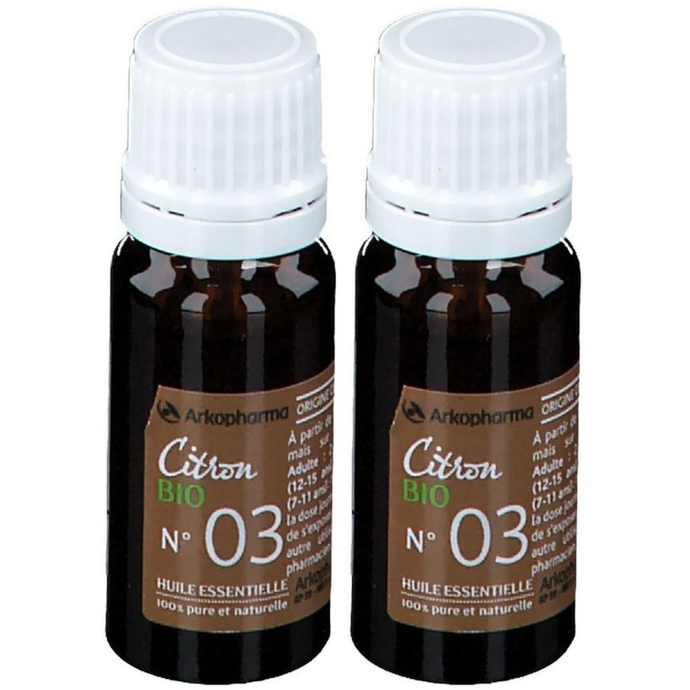Deux flacons en verre brun avec bouchons blancs. Étiquettes avec "Citron BIO" et "Huile essentielle".