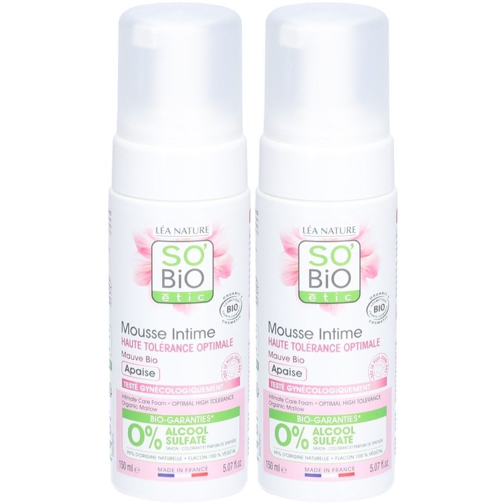 Zwei weiße Flaschen mit Sprühkopf. Aufschrift: SO BIO ETIC, Mousse Intime. 0% Alkohol, Sulfat. Bio-Zertifizierung.