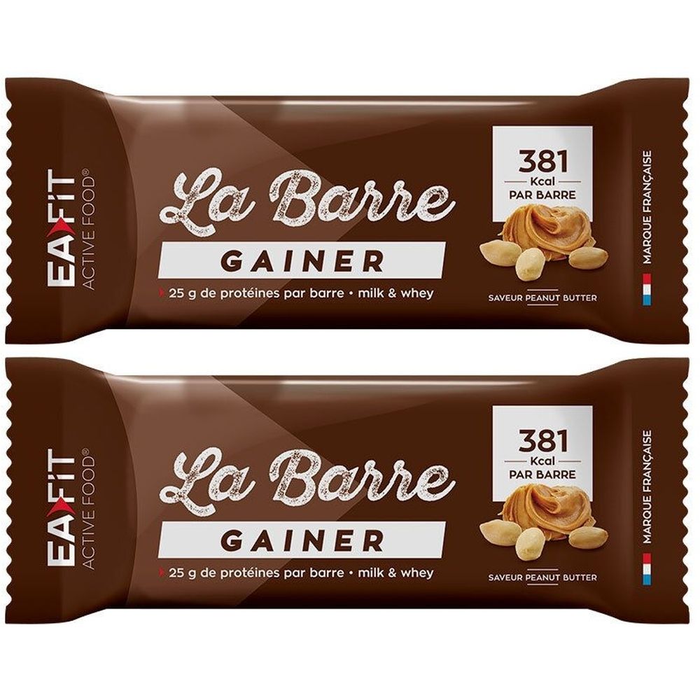 Zwei Riegel EA-FIT La Barre Gainer Erdnussbutter. Braune Verpackung mit Produktnamen und Nährwertangaben. Französische Marke.