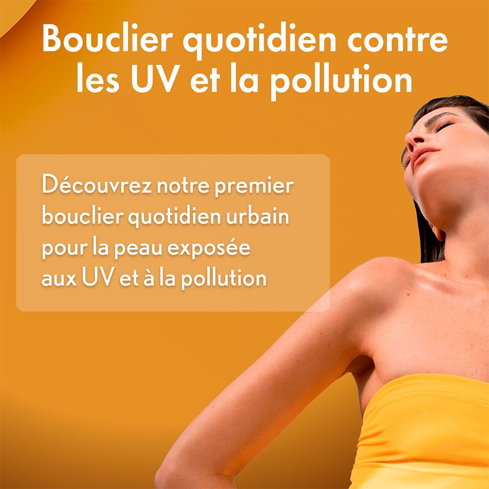 OENOBIOL Sun Expert Protection Antioxydante 5. Frau mit sonnenexponierter Haut. Tägliche Schutz für UV-Strahlen und Umweltverschmutzung.