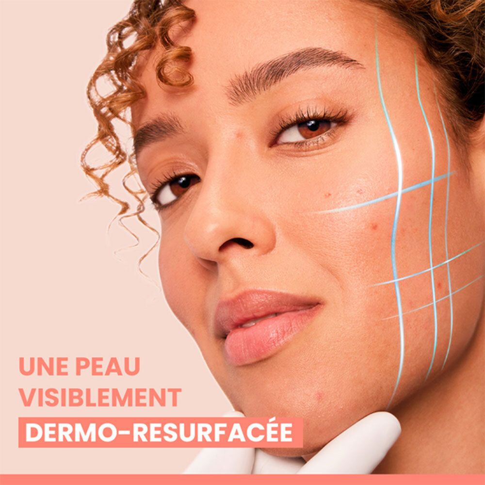 Visage d'une femme avec des lignes bleues. Texte: Une peau visiblement dermo-resurfacée.