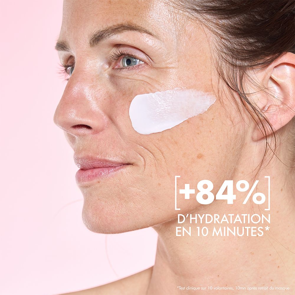 Frau mit Creme auf der Haut. Text: +84% Hydratation in 10 Minuten.