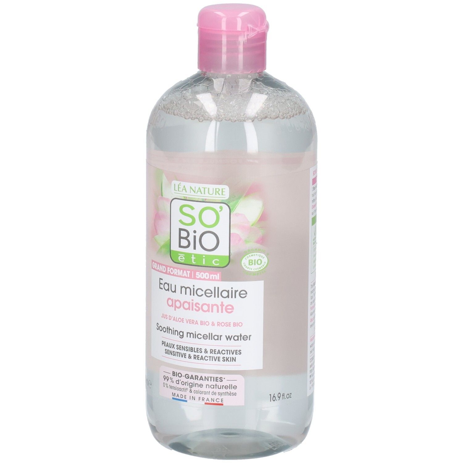 Klare Flasche mit rosa Deckel. Etikett mit Produktnamen und Logo. Text: Eau micellaire apaisante, So Bio Etic.