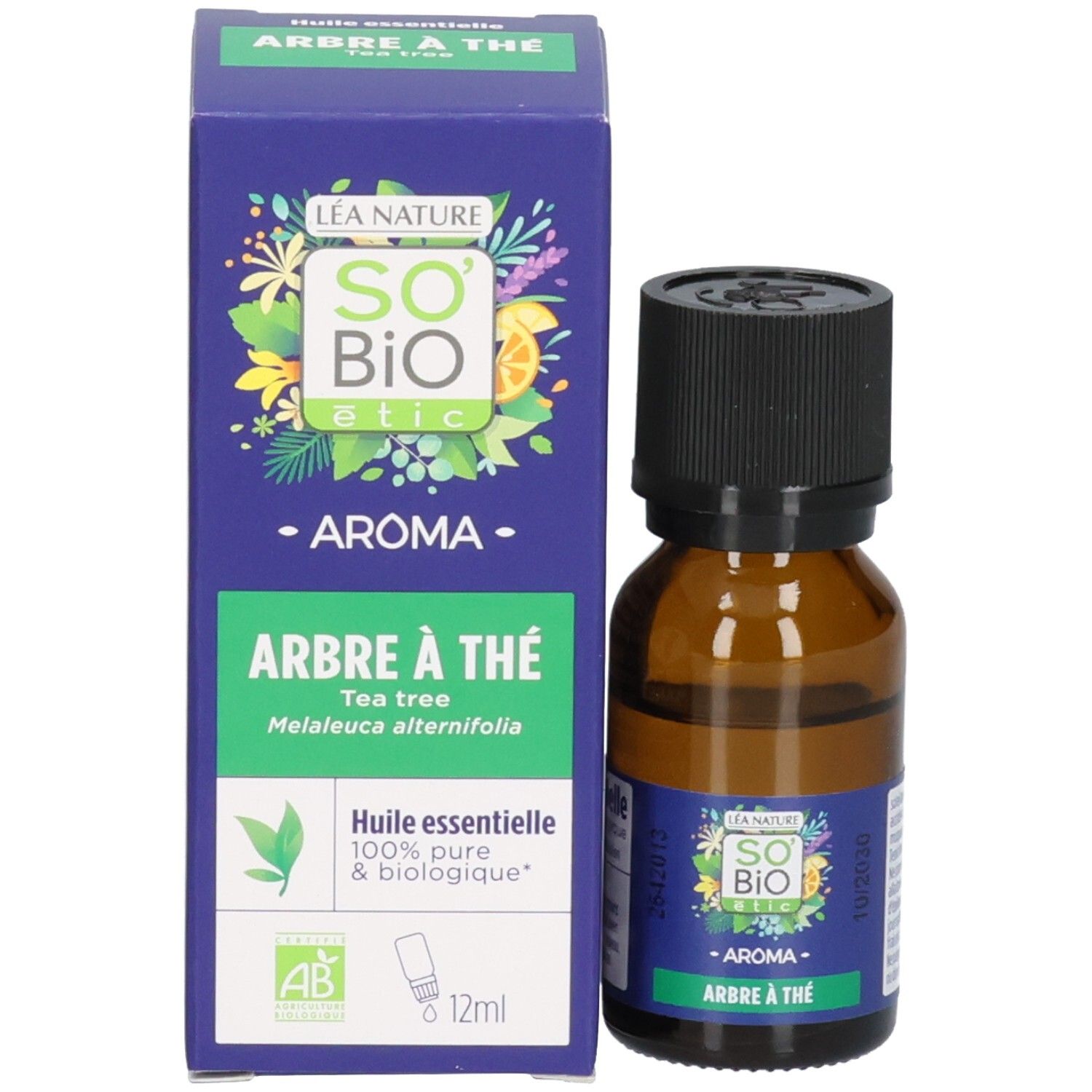 Braune Glasflasche mit schwarzem Verschluss und Karton. Aufschrift: Arbre à Thé, 12ml, Huile essentielle.