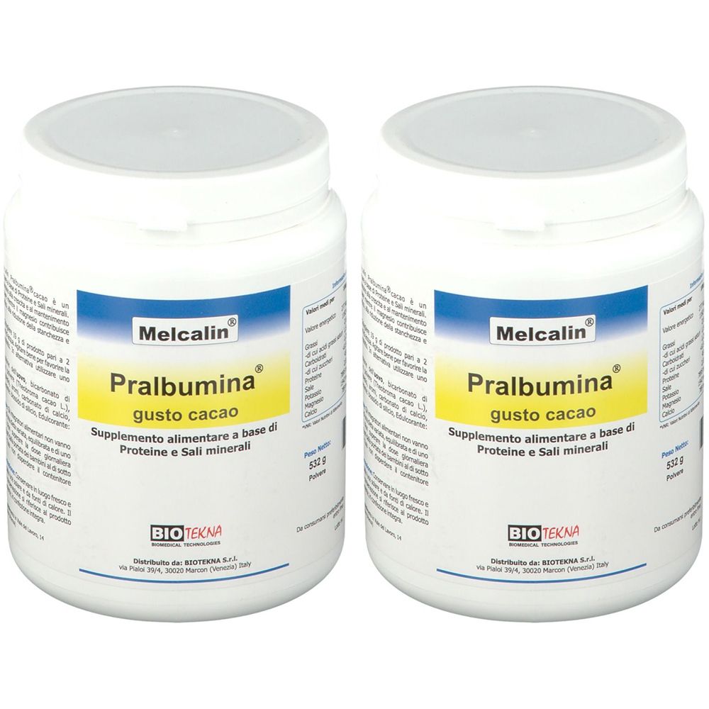 Deux pots blancs avec couvercles. Inscription : Melcalin Pralbumina gusto cacao. Complément alimentaire à base de protéines et sels minéraux.