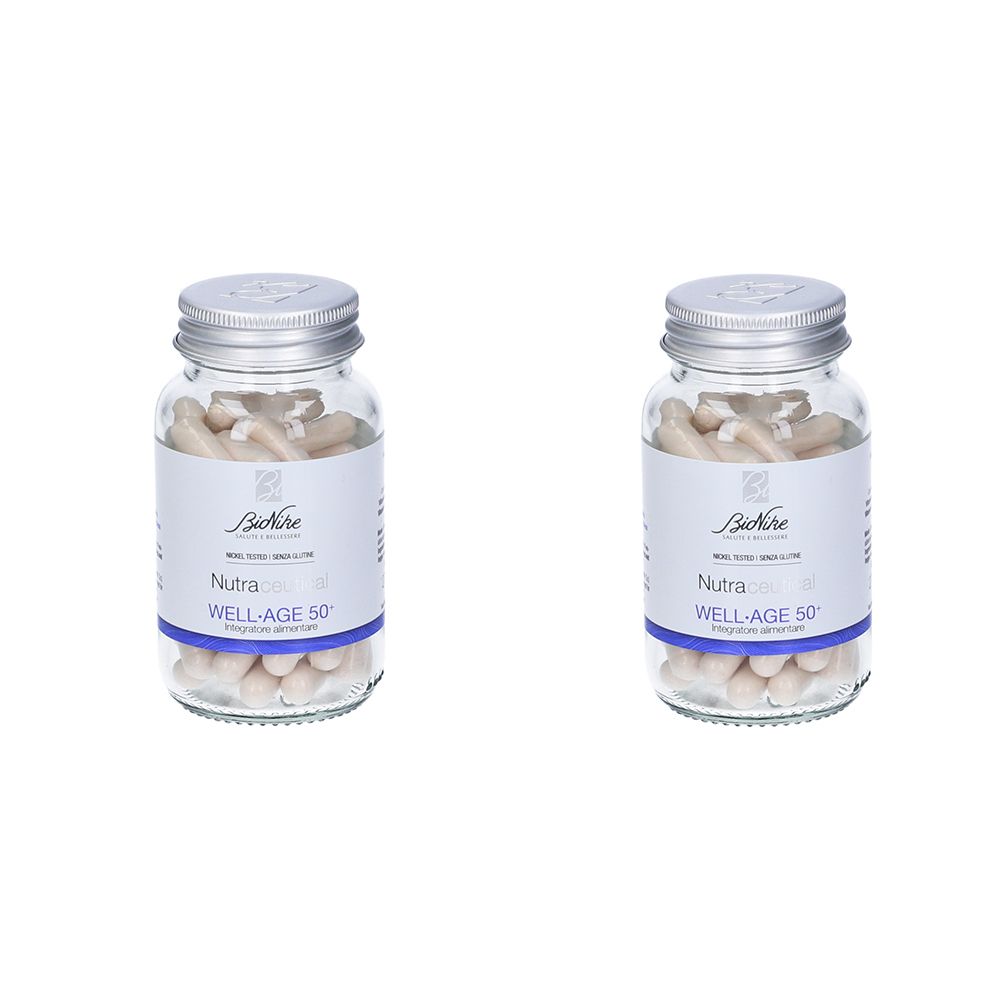 Deux flacons en verre avec gélules. Inscription : Nutra WELL-AGE 50+. Bouchon argenté.