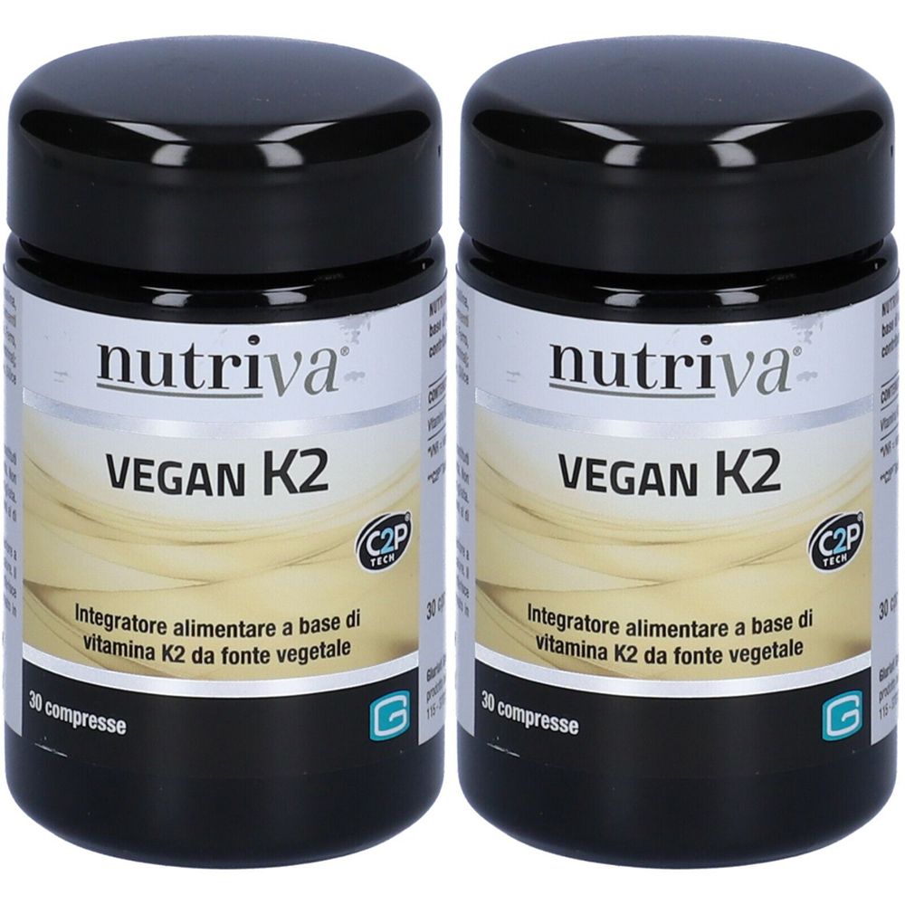 Deux boîtes noires avec "nutriva VEGAN K2". Texte : Complément alimentaire à base de vitamine K2 d'origine végétale. 30 comprimés.