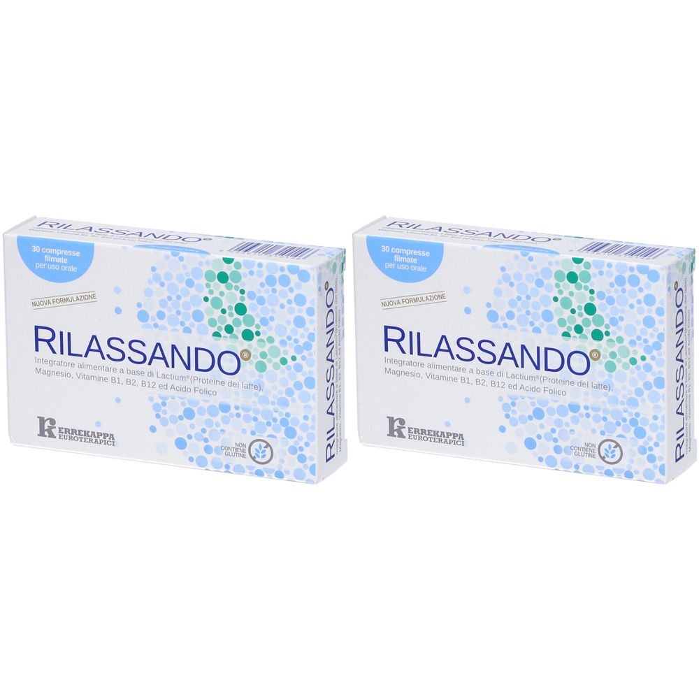 Deux boîtes de RILASSANDO® Compresse. Emballage blanc avec motifs bleus et verts. Texte : RILASSANDO® et autres informations.