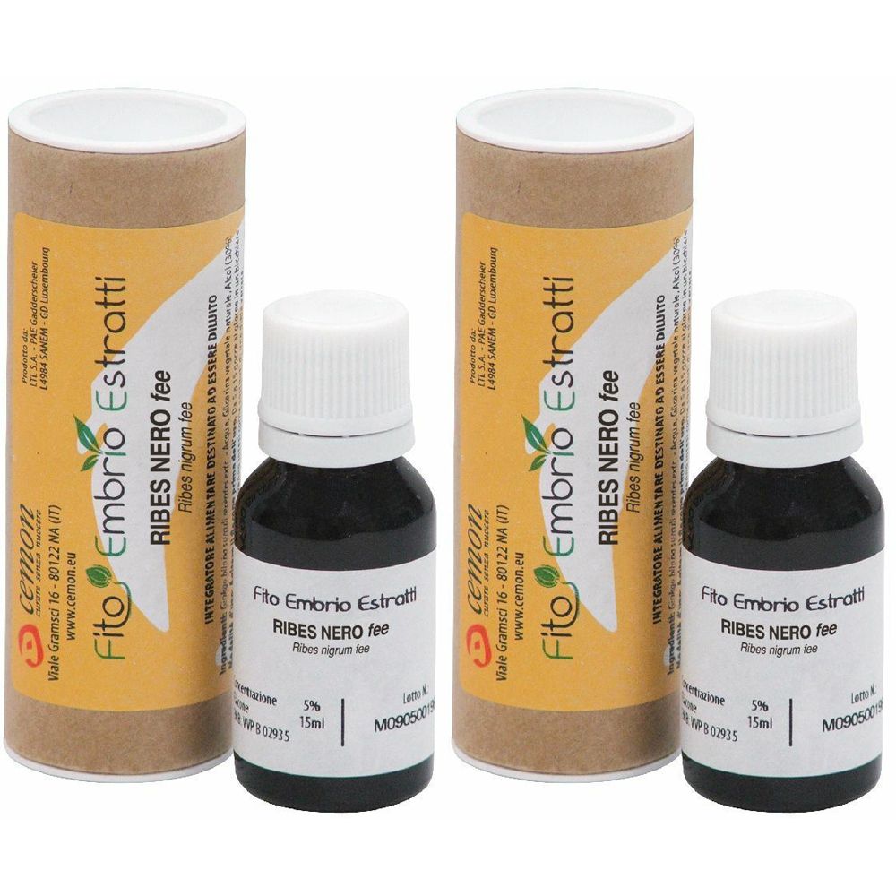 Deux flacons et deux cylindres. Sur les flacons, on lit "Fito Embrio Estratti Ribes Nero fee".