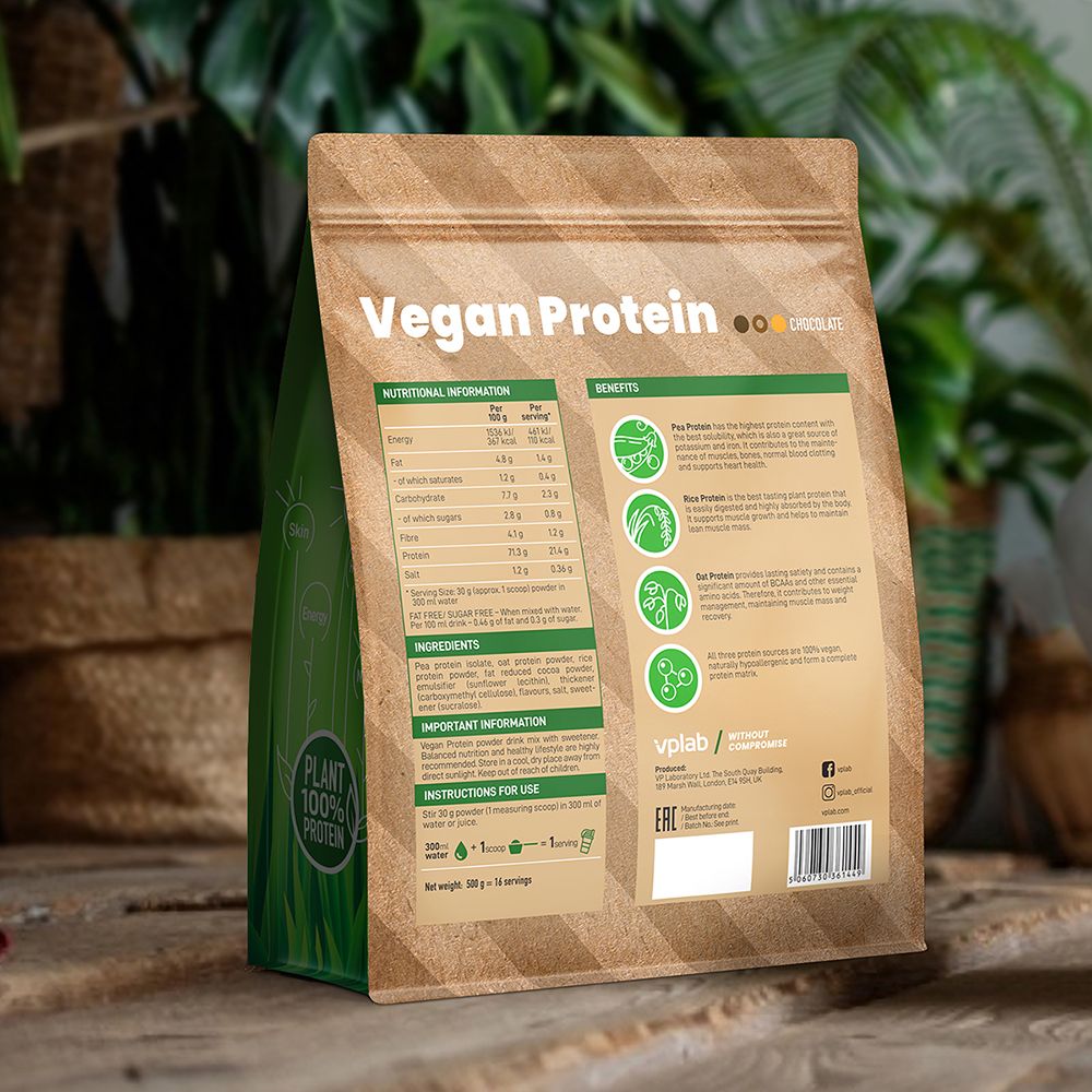 Rückseite der Vplab Vegan Protein Verpackung. Enthält Nährwertangaben, Zutaten, Anwendungshinweise und Herstellerinformationen.
