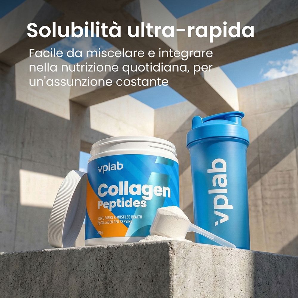 Vplab Collagen Peptides Pulver in einem blauen Shaker und Löffel.