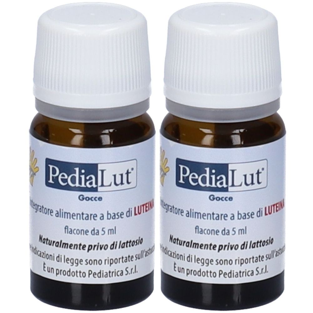 Zwei kleine braune Fläschchen mit weißem Deckel. Auf dem Etikett steht PediaLut Gocce. Text: Integratore alimentare a base di LUTEINA, flacone da 5 ml.