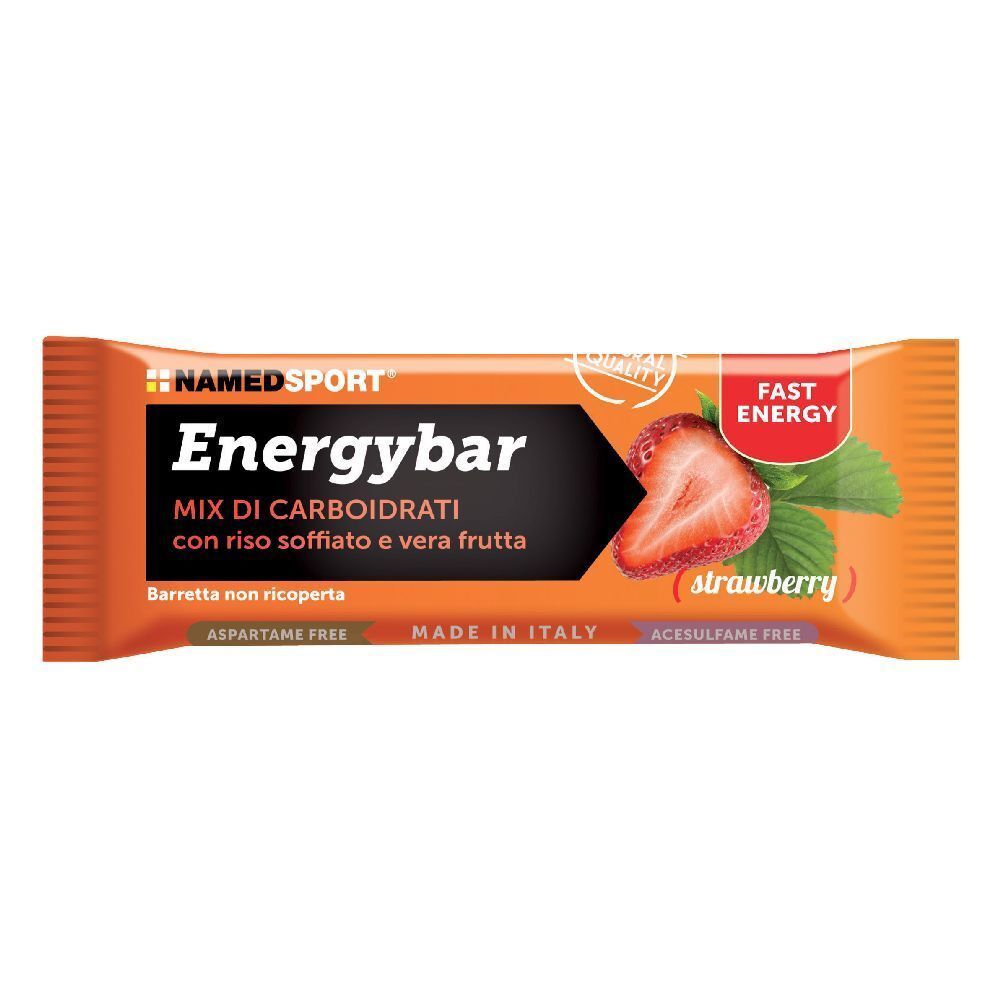 Orangefarbene Energybar-Verpackung. Aufschrift: NAMEDSPORT Energybar, Mix di carboidrati, Erdbeere. Ohne Aspartam und Acesulfam, Made in Italy.