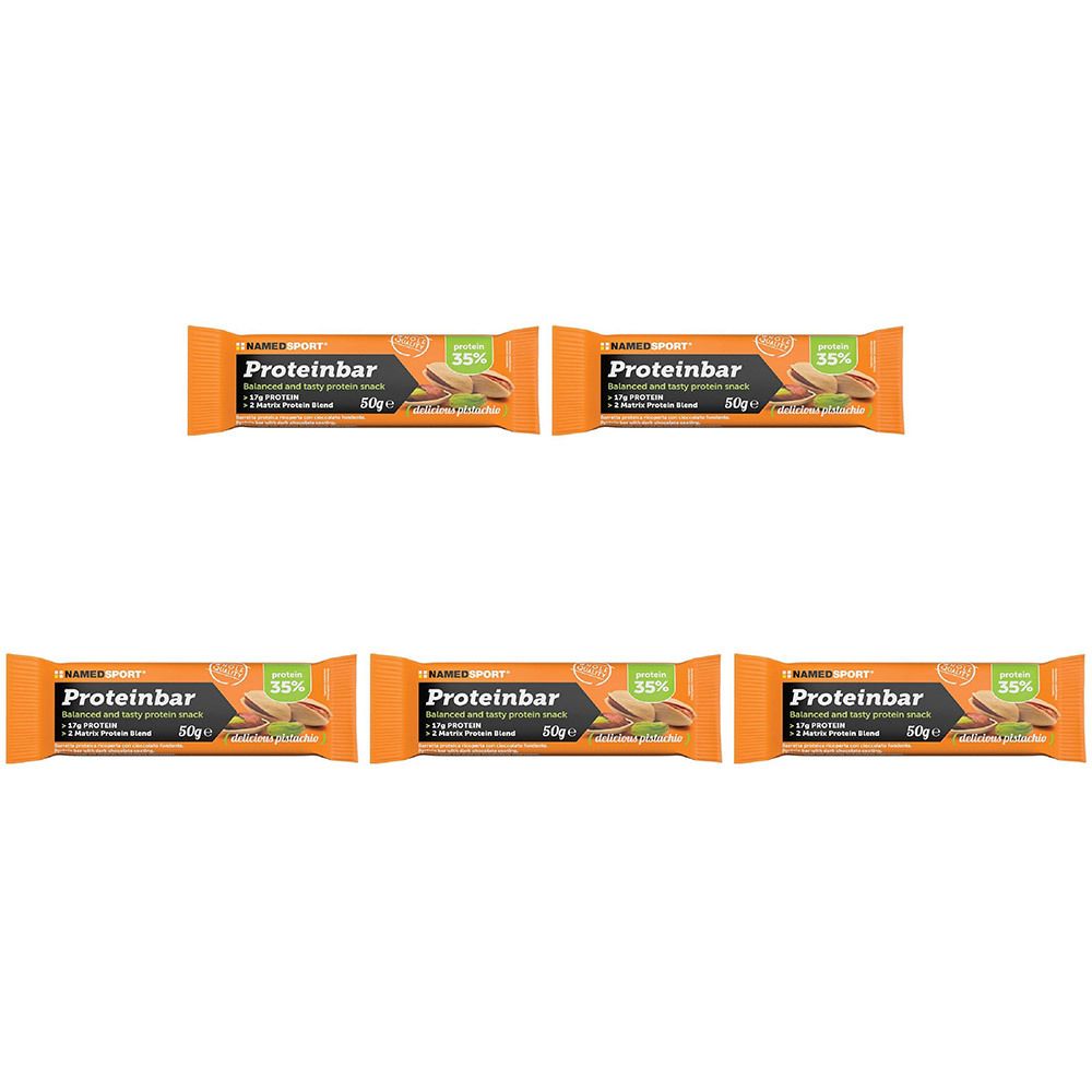 Fünf Proteinriegel in orangefarbener Verpackung. Aufschrift: Proteinbar, 35% Protein. Pistazien-Abbildung.
