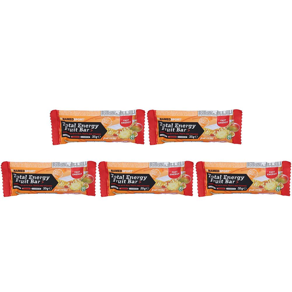 Cinq barres rectangulaires. Inscription : NAMED SPORT Total Energy Fruit Bar. Emballage orange avec illustration du produit.