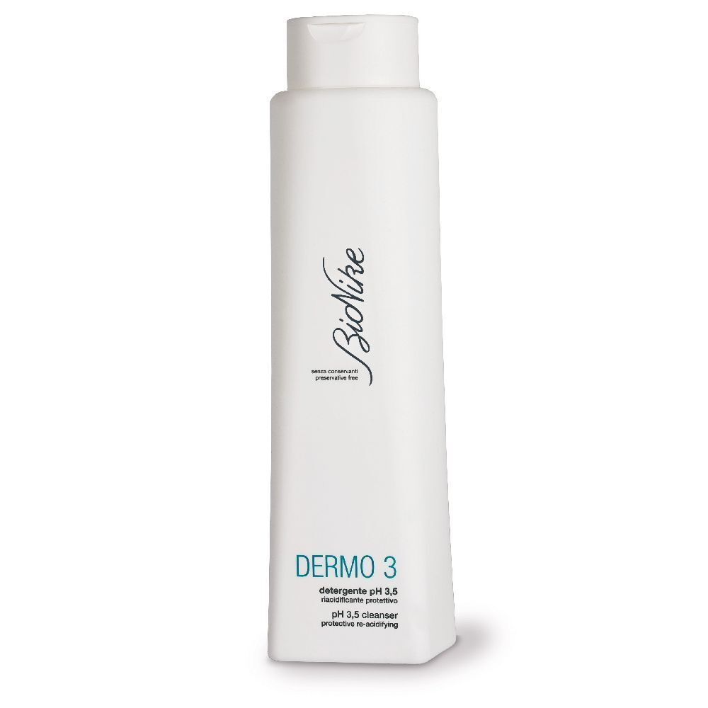 Weißes, rechteckiges Fläschchen mit Schraubverschluss. Aufschrift: BioNike, DERMO 3, pH 3,5. Produktbezeichnung und weitere Informationen.