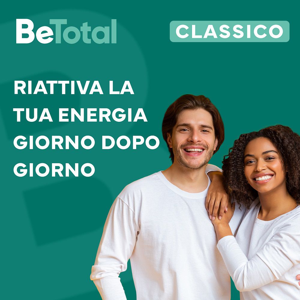 Publicité pour BeTotal Classico. Deux personnes souriantes sur fond vert.