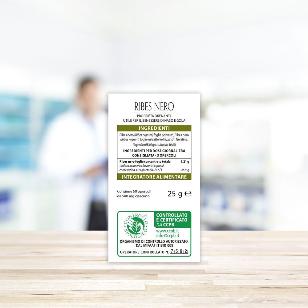 Gros plan sur l'emballage du produit. Texte : Ribes Nero, ingrédients, 25 g.