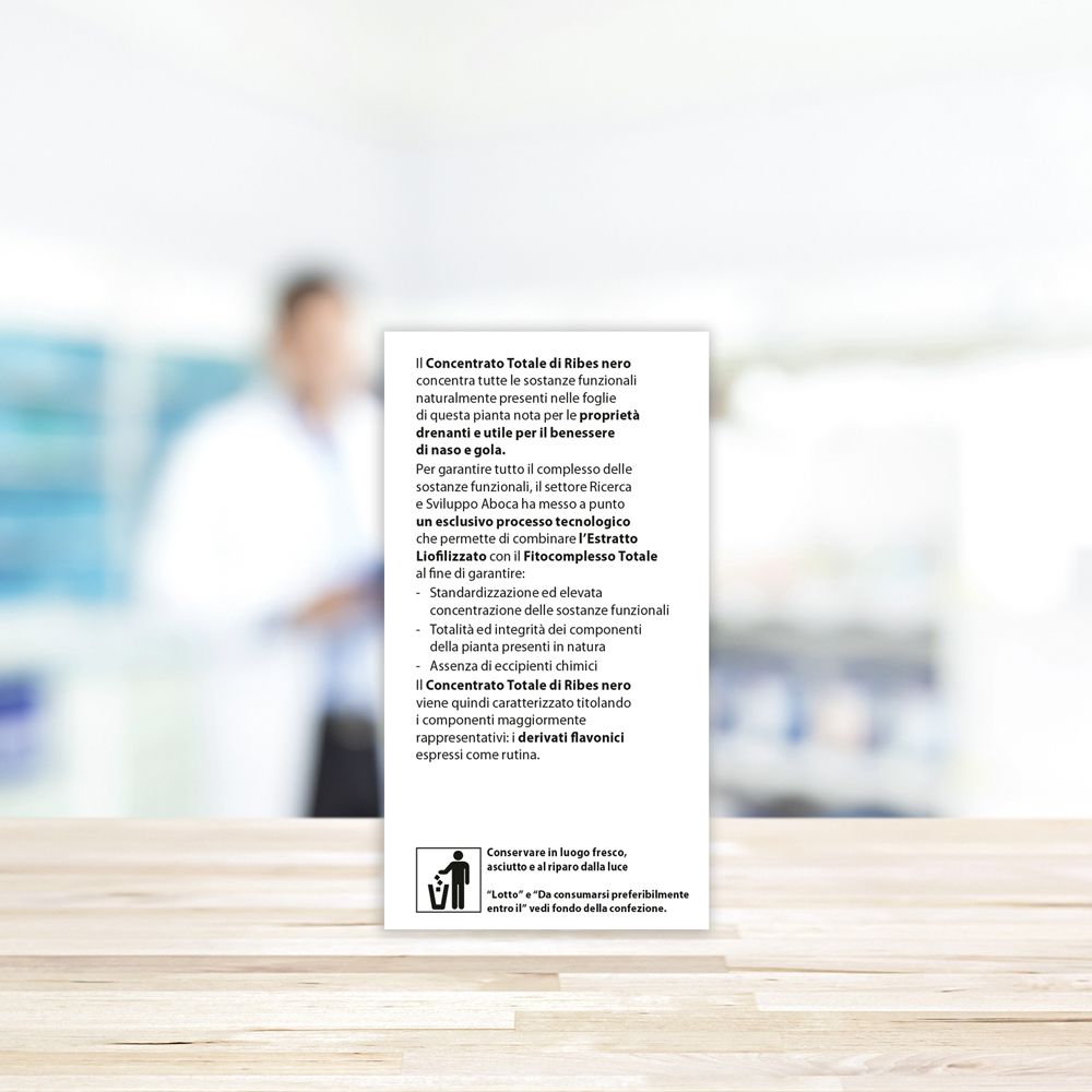 Dos de l'emballage du produit. Texte sur les ingrédients et les propriétés.