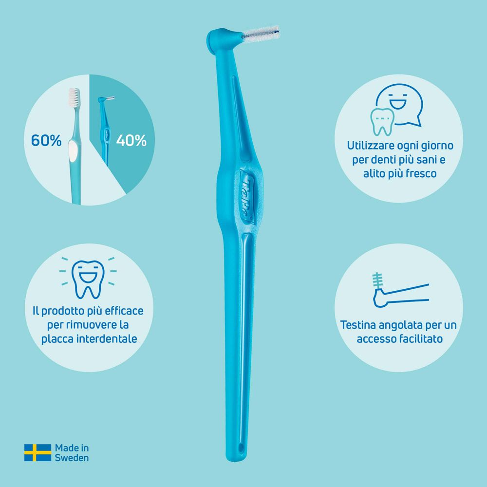 Blaue Interdentalbürste mit abgewinkeltem Kopf und Borsten. Hergestellt in Schweden.