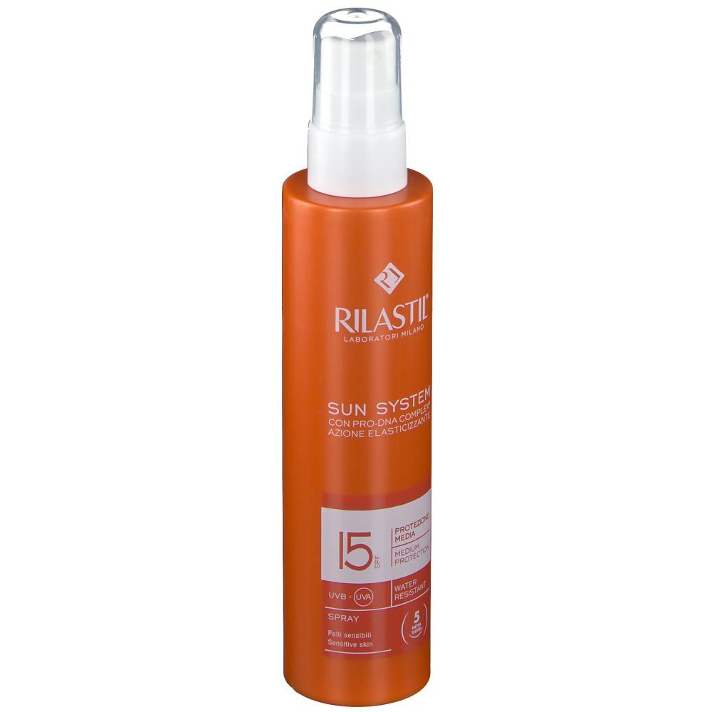 Flacon spray orange avec tête blanche. Texte: Rilastil, Sun System, SPF 15, Spray. Résistant à l'eau. Pour peaux sensibles.