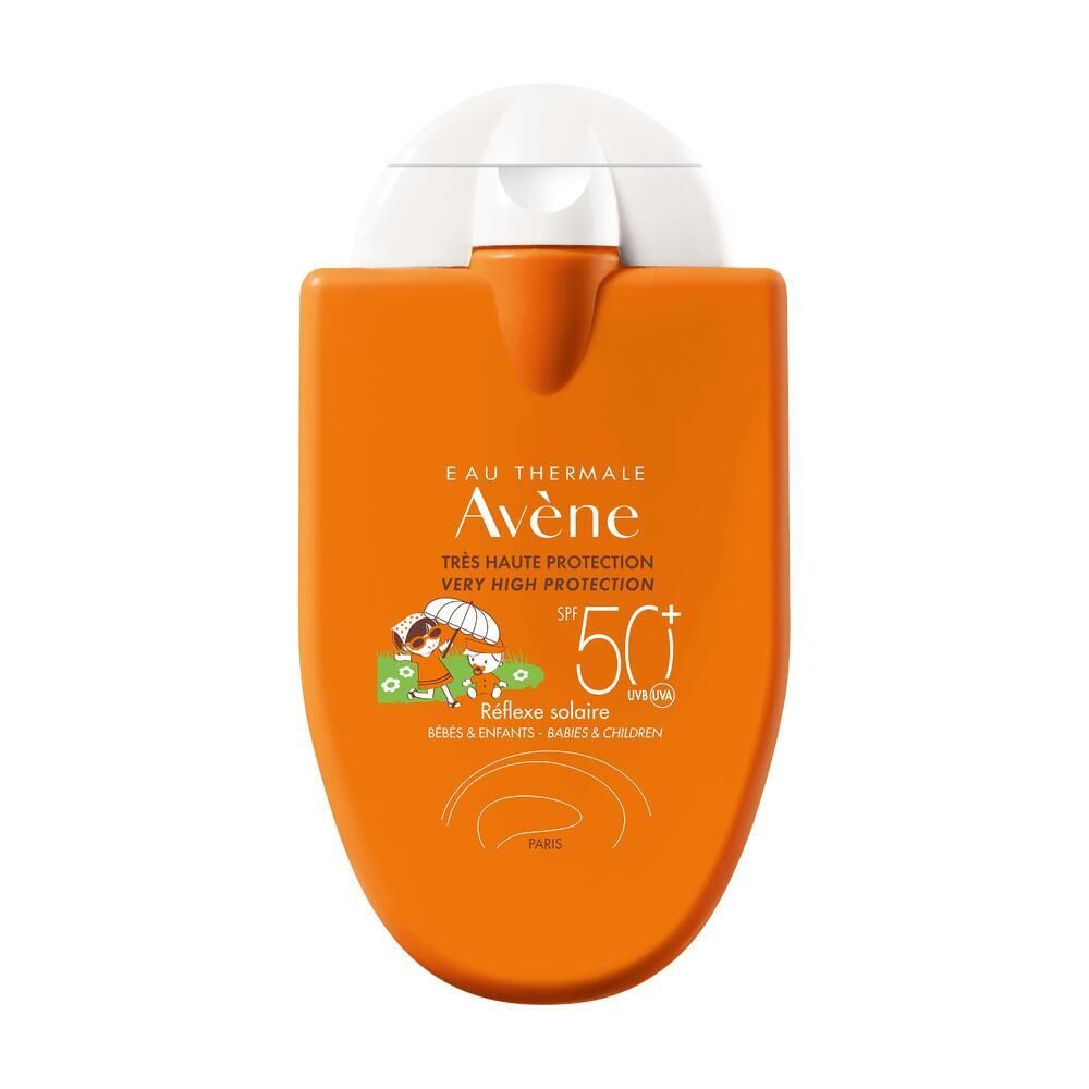 Flacon de crème solaire orange avec bouchon blanc. Inscriptions: Avène, SPF 50+, Réflexe solaire, pour bébés et enfants.
