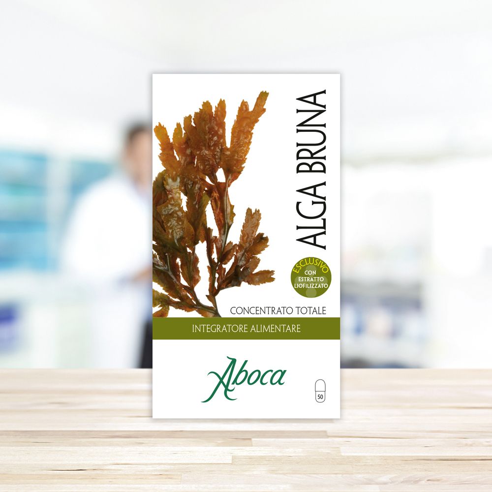 Emballage du produit avec illustration d'algues. Texte : Alga Bruna, Concentrato Totale, Integratore Alimentare. Marque : Aboca.