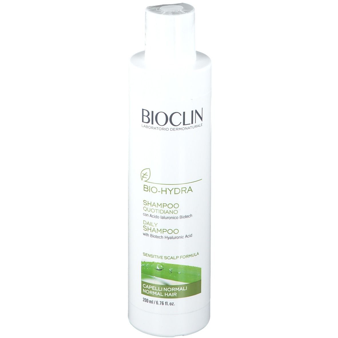Flacon de shampooing blanc avec logo BIOCLIN et étiquette BIO-HYDRA. Texte : Shampooing quotidien, Daily Shampoo, Capelli normali.
