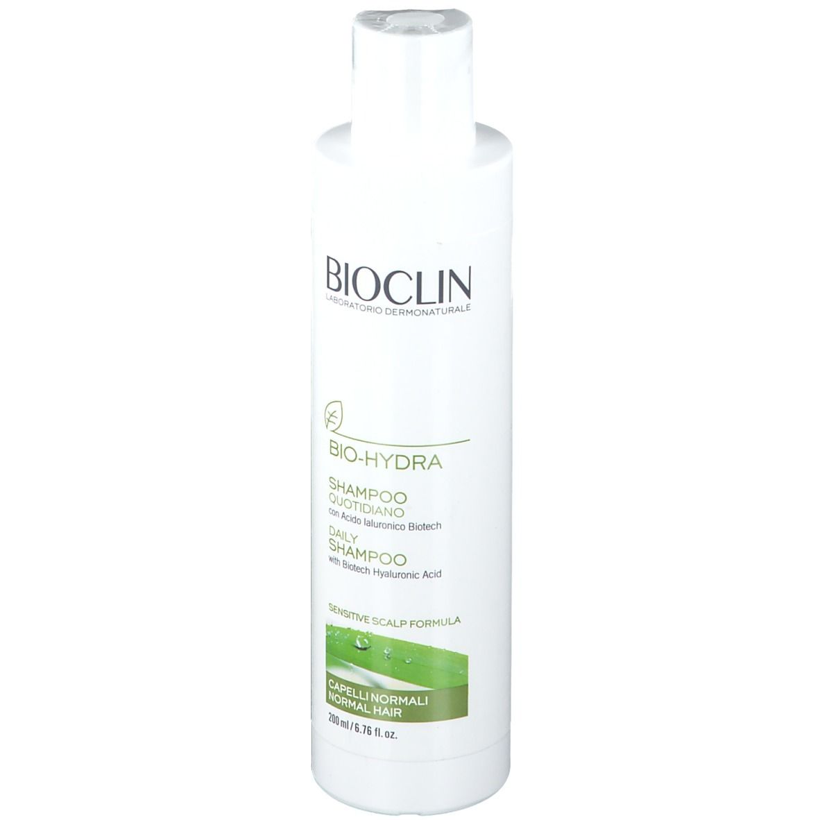Flacon de shampooing blanc avec logo BIOCLIN et étiquette BIO-HYDRA. Texte : Shampooing quotidien, Daily Shampoo, Capelli normali.