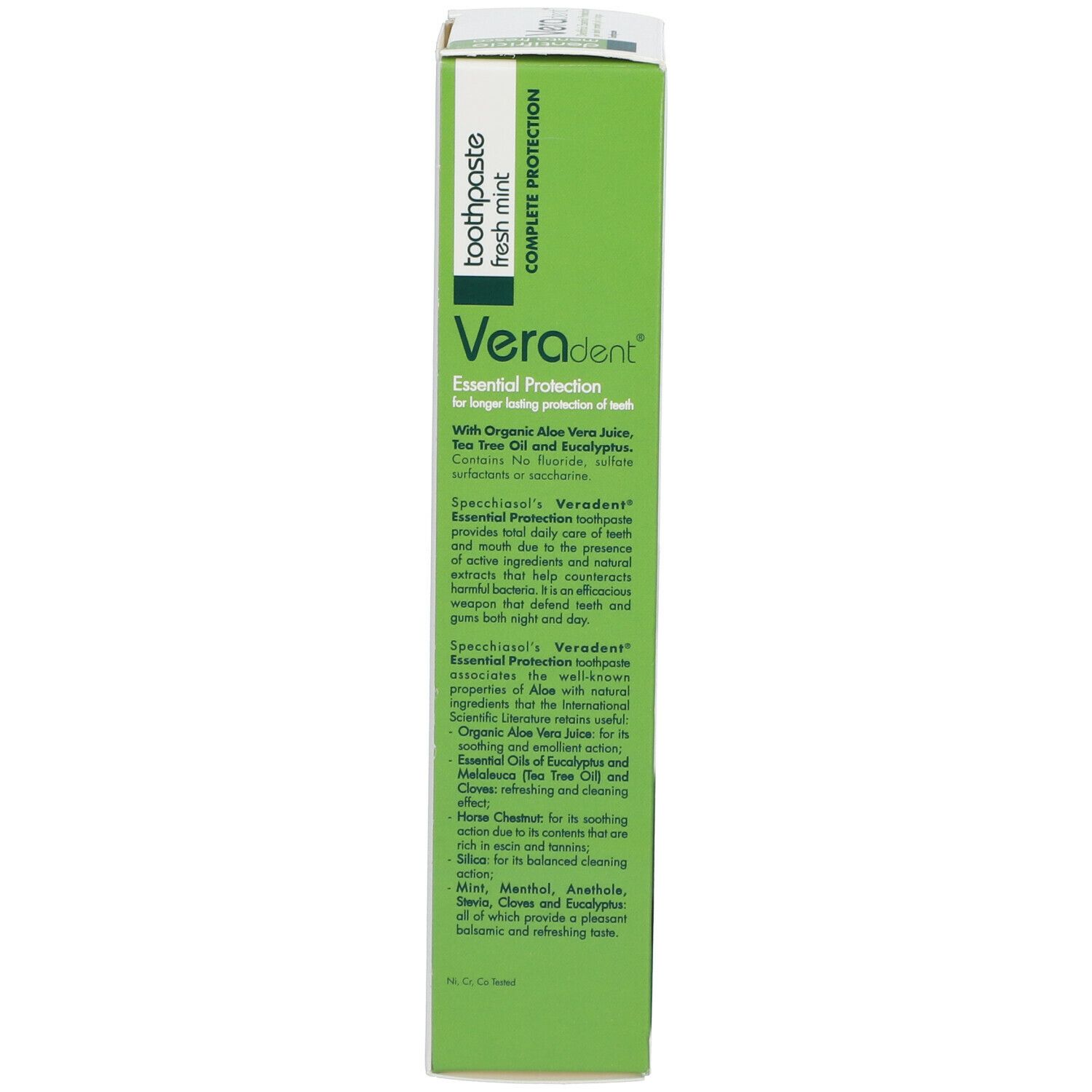 Zahncreme-Tube. Produktname: Veradent. Weiße Tube mit grüner Schrift und Aloe Vera-Motiv. Text in italienischer Sprache.