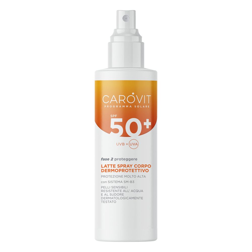 CAROVIT Körperspray SPF 50+. Weiße Flasche mit Sprühkopf. Orangefarbenes Etikett mit Produktinformationen.