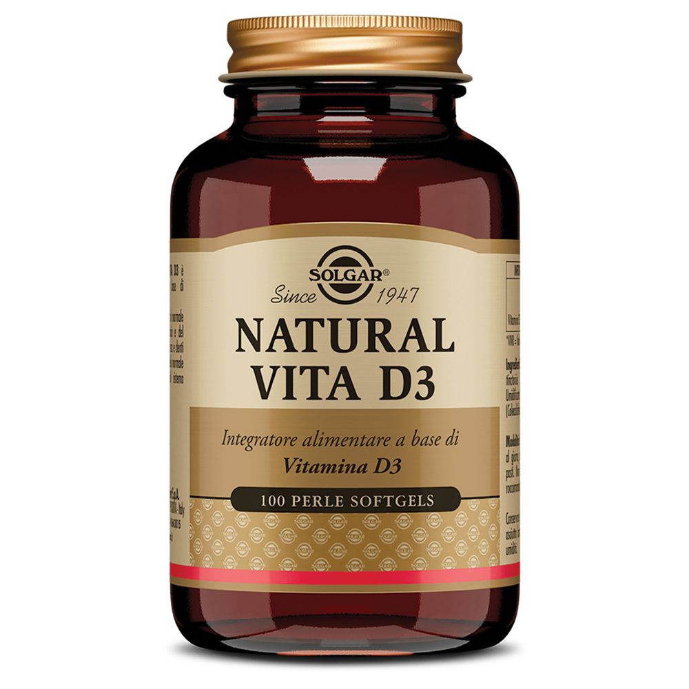 Braune Glasflasche mit goldfarbenem Deckel. Etikett mit "NATURAL VITA D3" und "100 PERLE SOFTGELS". Marke SOLGAR.
