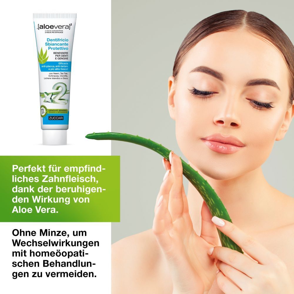 Femme avec tube de dentifrice et feuille d'aloe vera. Texte : Parfait pour les gencives sensibles, grâce à l'effet apaisant de l'aloe vera.