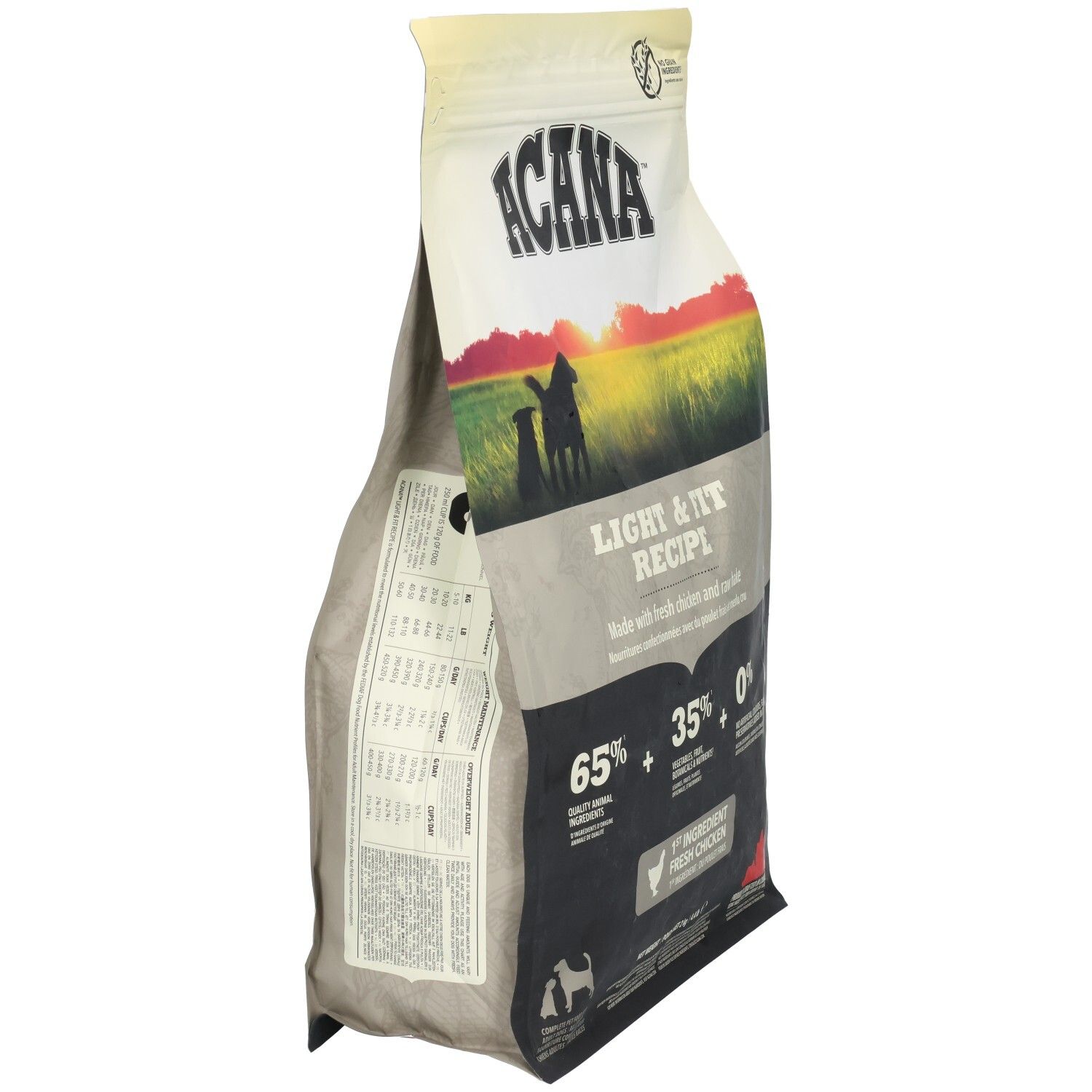 Seitenansicht eines Hundefutterbeutels. Marke ACANA, Aufschrift LIGHT & FIT. Enthält 65% tierische Zutaten, 35% Gemüse, Obst.