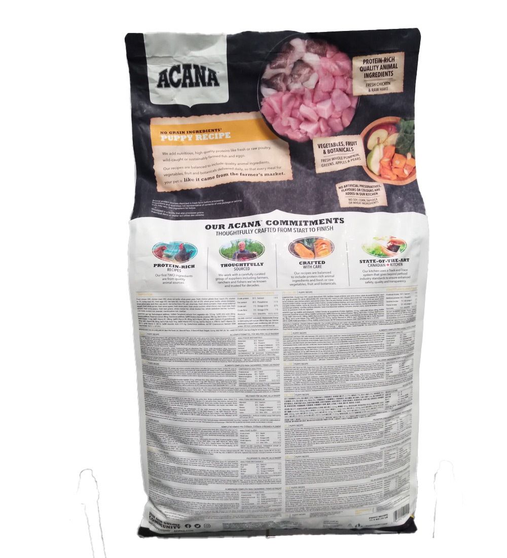 ACANA Puppy Recipe Hundefutter, Rückseite mit Zutatenliste und Nährwertangaben.
